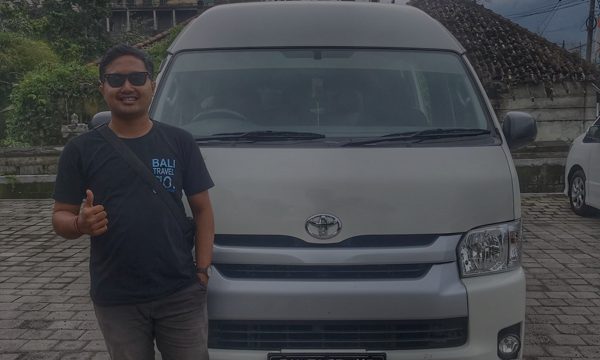 Bali car hire tours with tour guide and driver