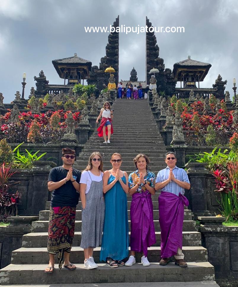 private tour guide in bali spanish speaking