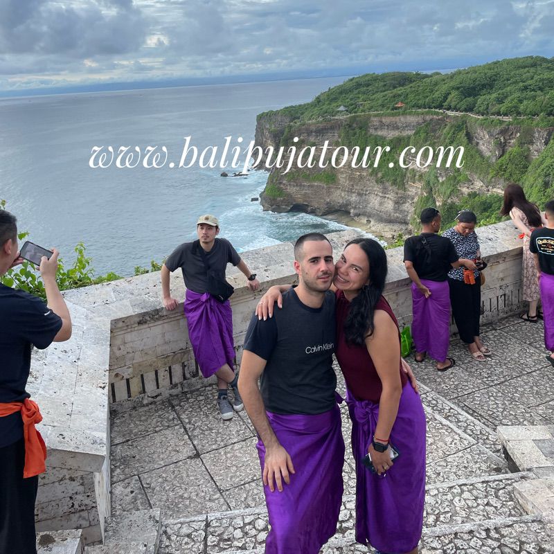 uluwatu temple tour with bali private tour guide and driver